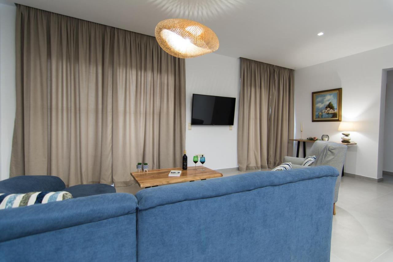 Casa Di Prios Brand New Renovated Villa In ゴウヴァイ エクステリア 写真